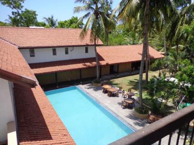 Earl's Red Passikudah - 13
