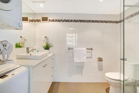 Pacific Broadbeach - 51