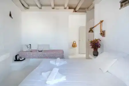 Zefi & Suites - 152