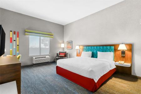 Hampton Inn & Suites West - 57