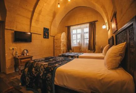 Vintage Cave House - 3