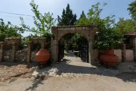 Manastir Mola Butik - 8