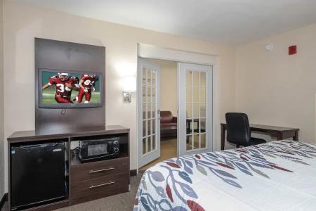 Red Roof Inn Plus+ – Southpoint - 6