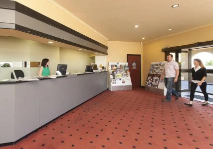 Bell Tower Inn - 8