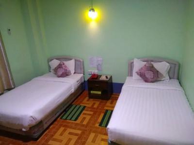Man Shwe Li - 29