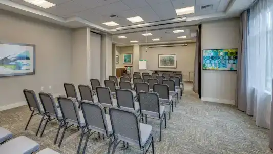Holiday Inn, An Ihg - 19