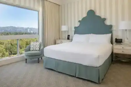 The Beverly Hilton - 72