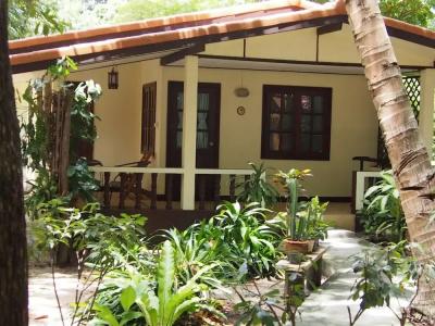 Harry's Bungalows & Restaurant - 43