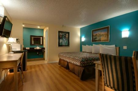 Vagabond Inn North - 9