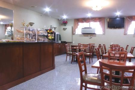 La Quinta Inn By Wyndham Queens (New York City) - 16
