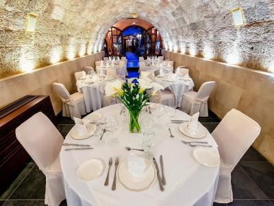 Avalon Boutique Suites - 20
