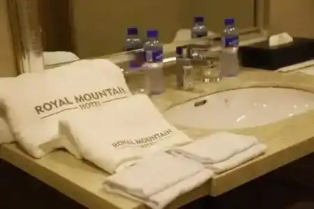 Royal Mountain - 25
