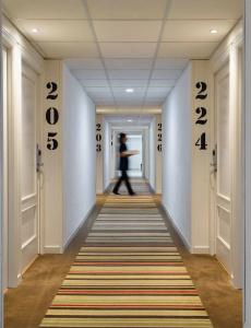 H10 Delfín - Adults Only - 21