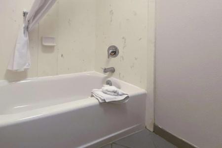 Quality Inn - Hwy 76 Central - 22