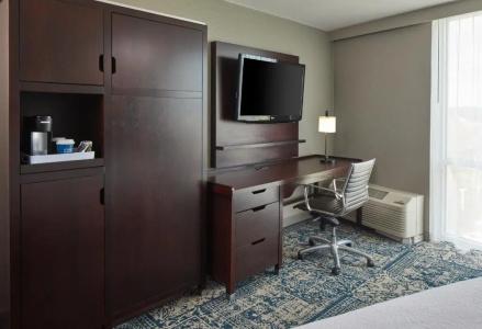 Four Points by Sheraton Downtown - 55