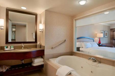 Hilton/ Fallsview and Suites - 91