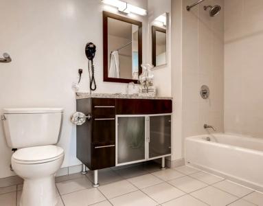Global Luxury Suites Downtown - 7