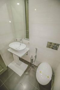 Down Town By Business & Leisures - 7