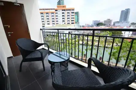 906 Riverside - 31