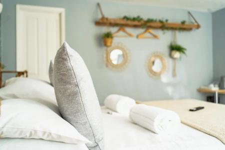 Innit Rooms - Saltwater Guest House - 78