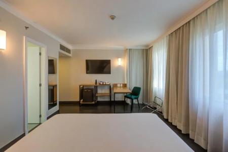 Park Inn by Radisson Berrini - 81