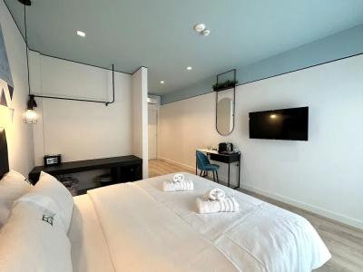 Urban Elephant Suites - 32