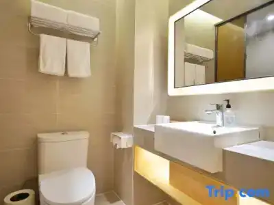 JI Shanghai Hongqiao National Convention and Exhibition Center Huaxiang Road - 35