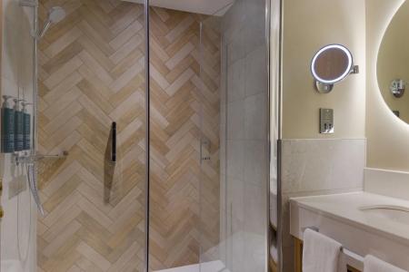 DoubleTree by Hilton Bristol North - 59