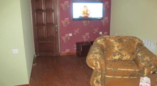2x2 Cinema-Bar & Tours - 1