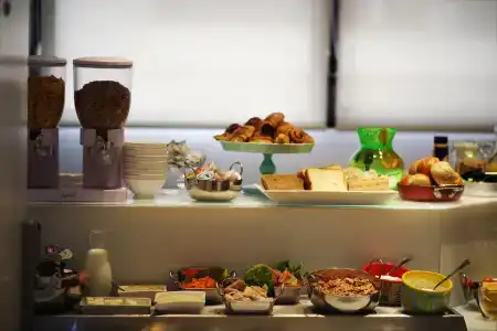 Best Western Regency Suites - 12