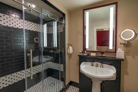 Dauphine Orleans - 6