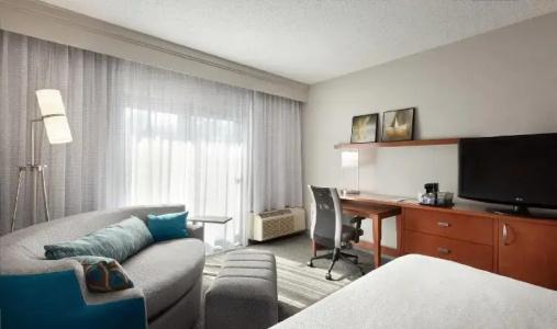 Courtyard Cape Coral - 45