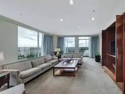 Renaissance Dallas North - 43