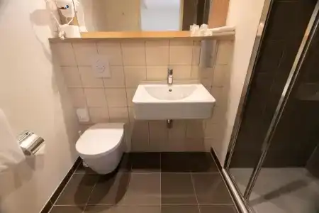 b&b Frankfurt-Airport - 37