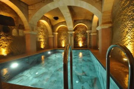 Solo Cave Suites - 205