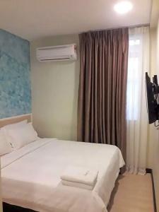 Pantai Inn - 58