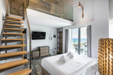 Blue Carpet Luxury Suites - 153
