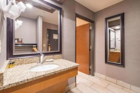 Best Western Plus Grantree Inn - 54