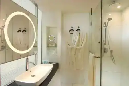 DoubleTree by Hilton Beijing - 40