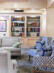 Blue Lantern Inn, a Four Sisters Inn - 7