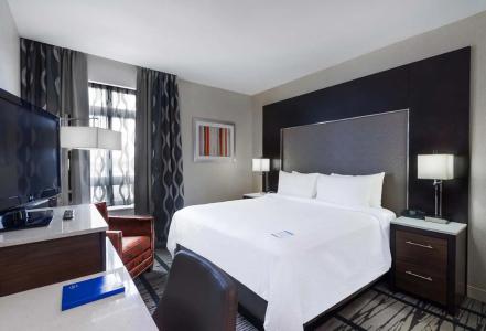 Fairfield Inn & Suites by Marriott Boston - 7