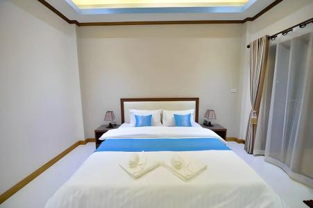 Dusit Phuphaya - 1