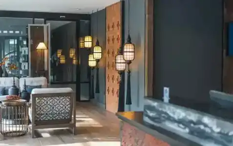 L Nimman - 26