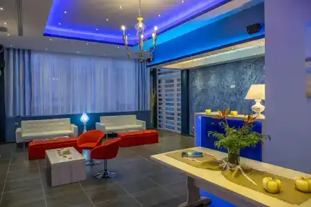 Must Boutique & Restaurant - 1