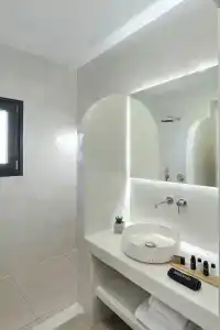 Onyx & Suites - 113