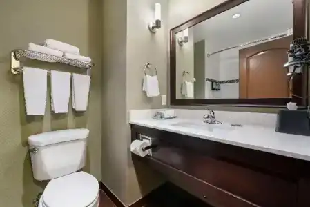 Best Western Pacific Inn - 73