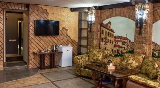 2x2 Cinema-Bar & Tours - 0