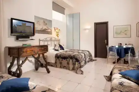 Roma Central Guest House - 49