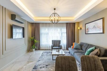 Seraglio & Suites - 128