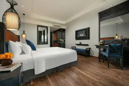 Shining Riverside & Spa - 62
